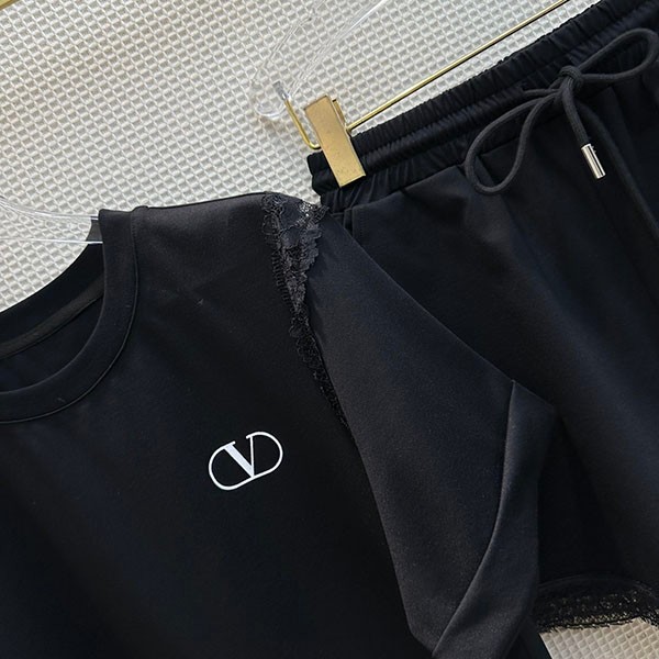 ヴァレンティノ「Vロゴ」Tシャツ&ショートパンツ 偽物 Vun35881
